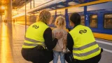 Driejarig jongetje alleen in trein naar Eindhoven; NS-medewerkers vangen kind op