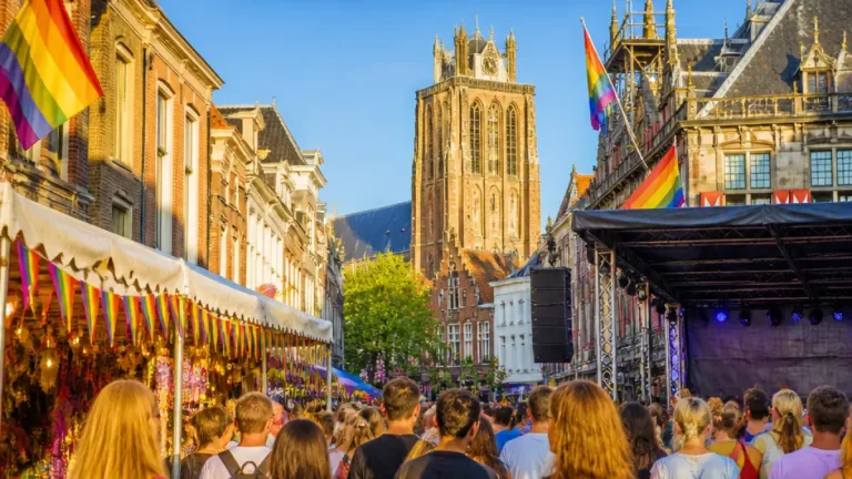 Dordrecht klaar voor Pride: binnenstad op 22 augustus vol muziek, cultuur en Pride Walk