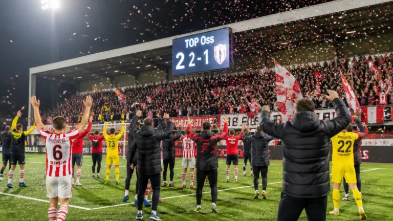 TOP Oss pakt eerste seizoensoverwinning: 2-1 tegen Jong FC Utrecht in Frans Heesen Stadion