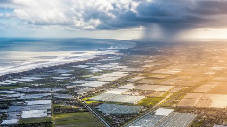 Zaterdag wisselend en lokaal buien; zuidoost blijft hete hotspot met ruim 30 °C