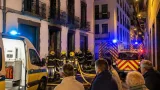 Incêndio na Zona Velha do Funchal desalojou oito pessoas e hospitalizou duas