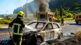 Viatura de aluguer ardе em Santo da Serra: fogo destrói carro junto ao campo de golfe sem feridos