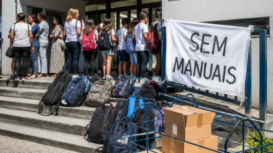 Fafe: cerca de 600 alunos iniciam ano letivo sem manuais devido a falha na emissão de vouchers