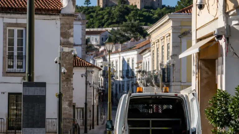Abrantes: 25 câmaras instaladas mas videovigilância segue à espera de autorizações
