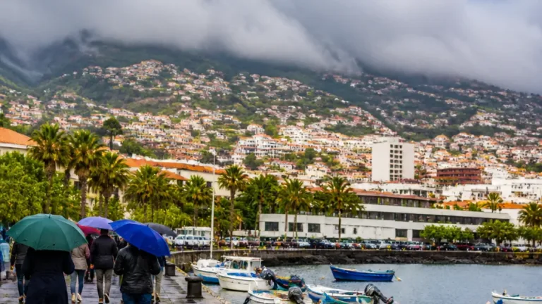 Céu muito nublado e aguaceiros fracos marcam o último dia de agosto na Madeira