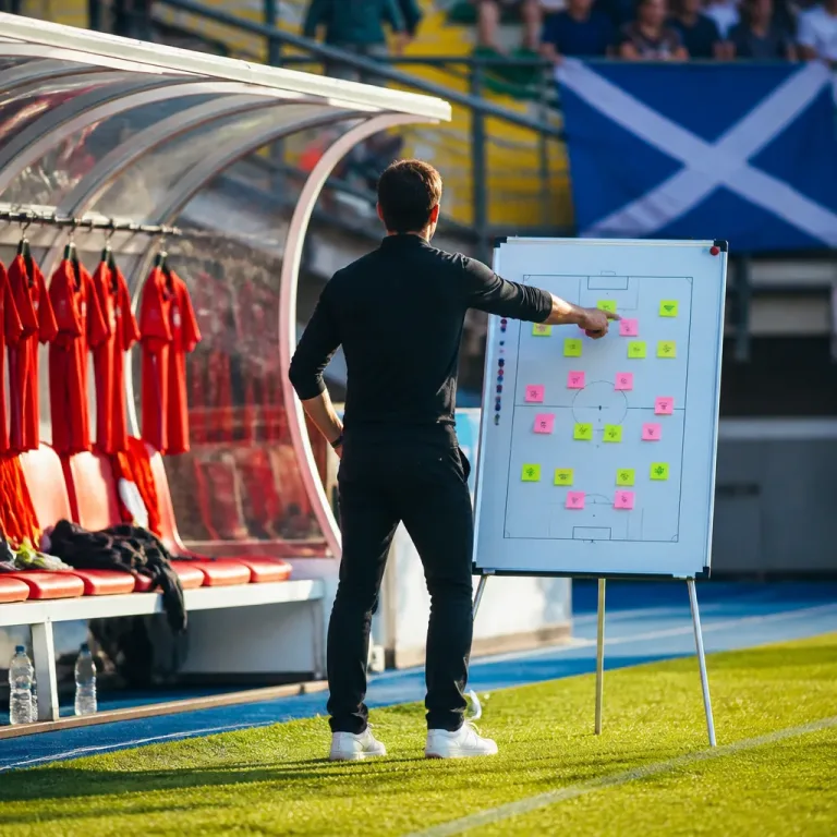 Marco Silva anuncia rotatividade no Benfica: objectivo mantém‑se vencer o Hearts