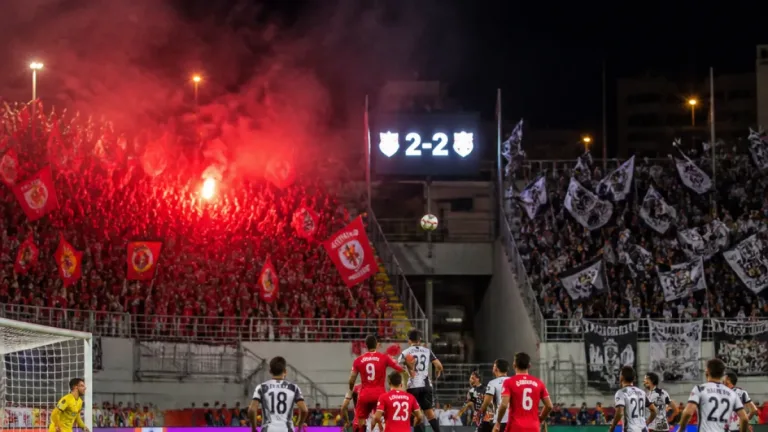Empate 2-2 em Ponta Delgada: Santa Clara e Nacional dividem pontos num dérbi elétrico