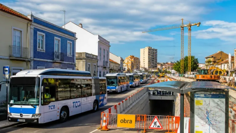 Encerramento de passagem desnivelada altera percursos dos TCB no Barreiro