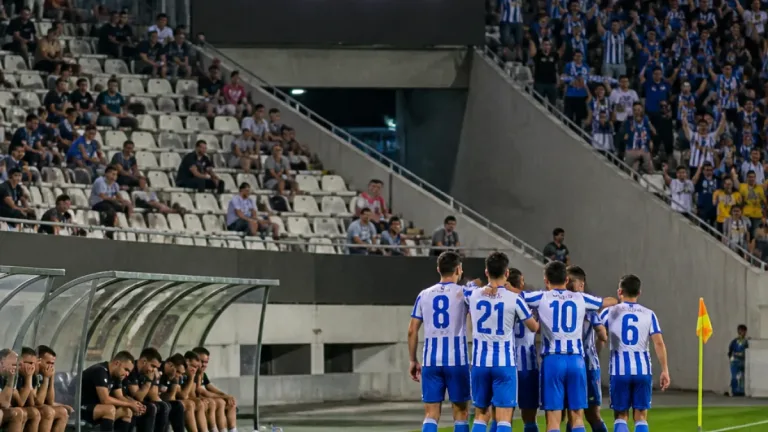 FC Porto vence em Viseu por 3-0 e domina encontro perante a formação viseense
