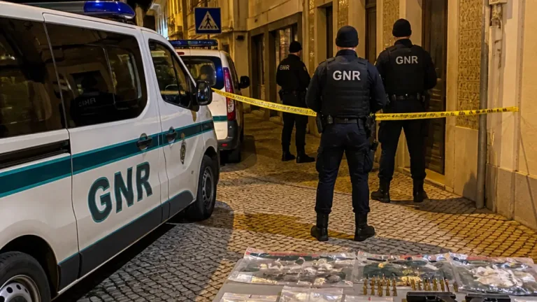GNR detém cinco e apreende mais de 14 mil doses em operação que envolveu Sesimbra