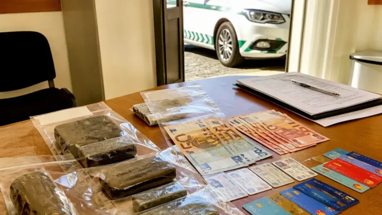Ponte de Lima: dois jovens constituídos arguidos por furto e uso indevido de cartão bancário