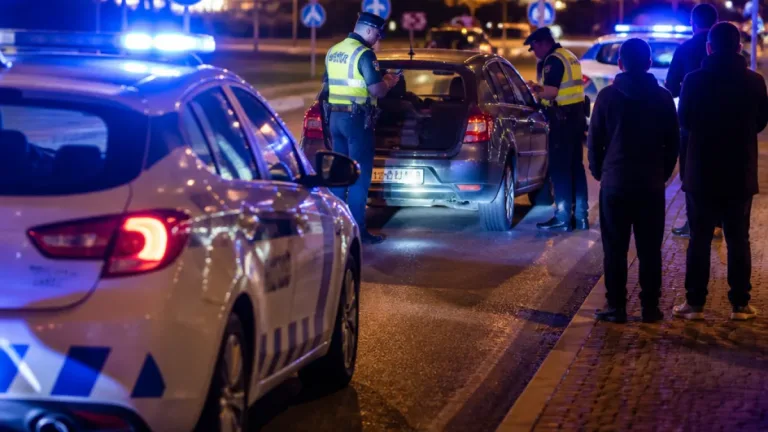 PSP detém três homens em Vila Franca de Xira por crimes rodoviários entre 7 e 9 de agosto