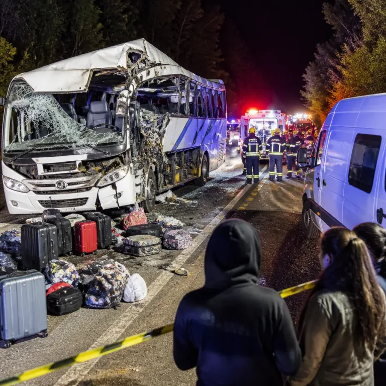 Acidente com micro-ônibus da Saúde em Imbituva deixa pelo menos 23 mortos; município centraliza atendimento