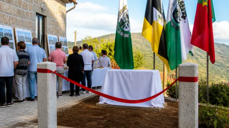 Seia atribui topónimo a Almeida Santos e inaugura largo em Cabeça no centenário do político