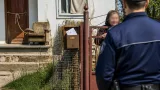Anchetă în Vaslui după ce un bărbat ar fi ţinut tatăl mort acasă pentru a-i încasa pensia de 6.700 lei