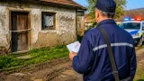 Anchetă penală la Vaslui după ce un veteran de 97 de ani a fost găsit mort într-un fotoliu; fiul ar fi încasat pensia