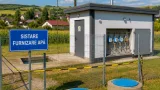 Apele Române sancţionează Primăria Pleşoi: alimentarea cu apă sistată din lipsa autorizaţiei