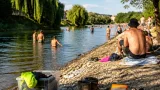 Bragadiru: muncitori străini și localnici transformă malul Ciorogârlei într-o „plajă comunitară”
