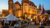 Castelul Corvinilor găzduiește Festivalul Medieval „Ioan de Hunedoara” cu reconstituiri și concerte