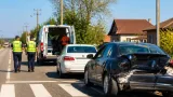 Coliziune pe DN2, la Pufești: un autoturism a lovit pe cel din față la o trecere pentru pietoni; un rănit ușor