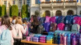 Consiliul Judeţean Covasna oferă ghiozdane pentru aproape 2.100 de copii la începutul anului şcolar