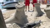 Fragment de dronă adus de valuri la plaja Modern; autoritățile au intervenit pentru verificări
