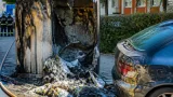 Incendiu izbucnit într‑un container de deșeuri la Piatra‑Neamț; mașină avariată de la căldura flăcărilor