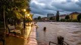 INHGA anunță cod galben de viituri pentru 19 județe, inclusiv Timiș; avertizări pentru torenți și pâraie