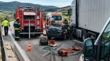Patru persoane, între care doi copii, rănite în urma coliziunii dintre un autoturism și remorca unui TIR pe A1, la Săliște