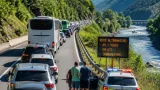 Trafic aglomerat spre Sibiu pe DN7 (Valea Oltului) din cauza revenirii turiștilor