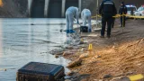 Trupul unei tinere găsit într-o valiză în râul Olt, în apropiere de barajul de la Ionești