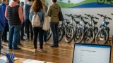 Voluntari: campania „10 voluntari de 10” premiază eforturile civice din vestul ţării, nominalizări până pe 28 august