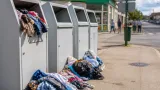 Vulcan: patru containere pentru colectarea textilelor, semnalate ca foarte solicitate