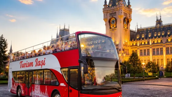 Iașiul introduce un autobuz etajat pentru tururi turistice: cost 150.000 euro, 70 locuri