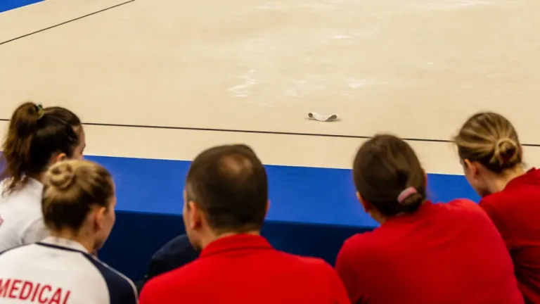 Arădenii la Mondialele de gimnastică aerobică: calificare în finală şi accidentare pentru Vlăduț Popa