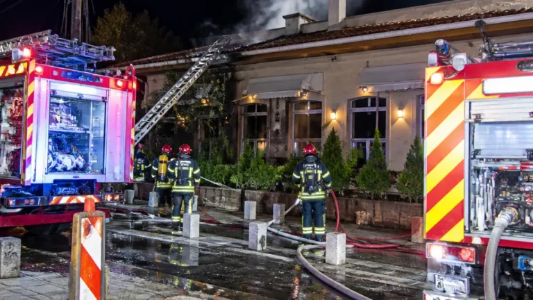 Incendiu într-un restaurant de pe bulevardul Carol I din Iași; acoperiș afectat, nicio victimă