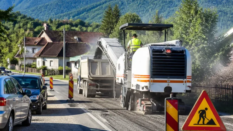 Încep lucrările de modernizare pe DJ 686, care deschide accesul către stațiunea Râușor