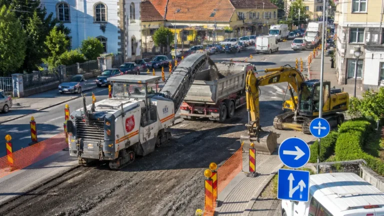 Sebeș: încep lucrări de reconfigurare și frezare la intersecția Augustin Bena–M. Kogălniceanu