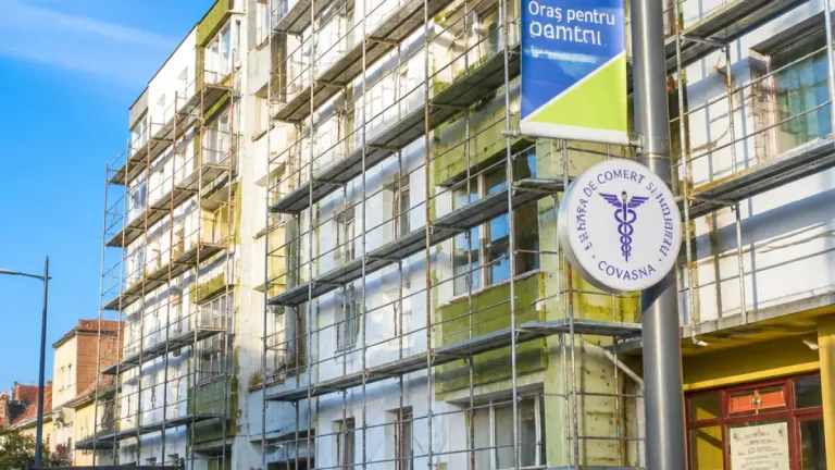 Sfântu Gheorghe: sprijin de minimis pentru firme din blocuri incluse în reabilitări termice