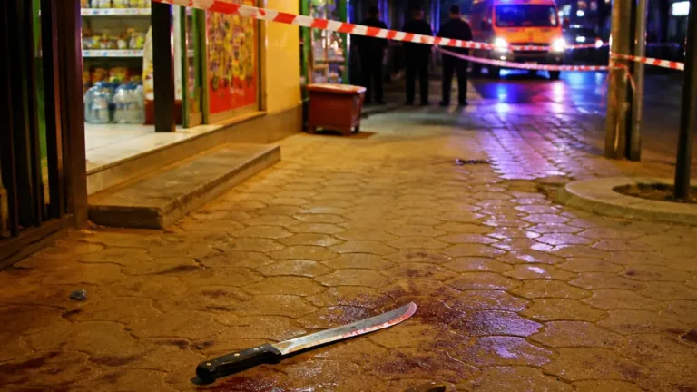 Trei bărbați din Brăila trimiși în judecată pentru tentativă de omor după o răfuială legată de droguri