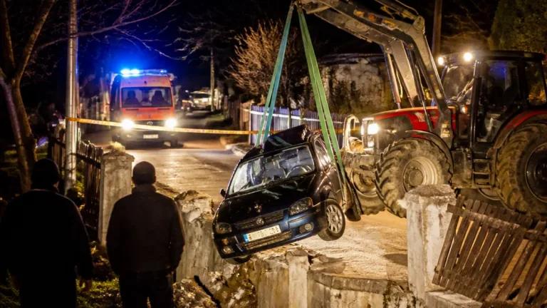 Viceprimar din Gorj, cercetat după ce a intrat cu maşina în garduri şi a părăsit locul accidentului