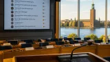 Stockholm i politisk knipa efter inställt regionmöte – hårda ord på Facebook