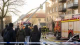Storbrand i centrala Karlshamn – räddningstjänst jobbar för att hejda spridning