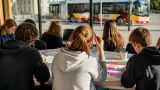 Unga kräver fler mötesplatser och bättre kollektivtrafik för att stanna i Kalmar län