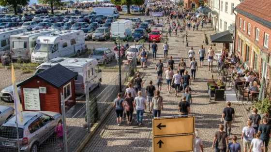 Nora visar liv och rörelse när bilar får plats – insändare föreslår studiebesök