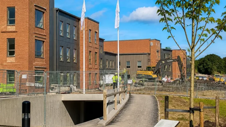 Bygget av Campus Haninge drog i gång – ombyggnad av Gamla Söderbymalm startar