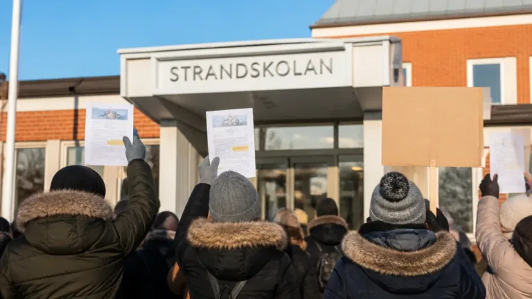 Föräldrar kräver klara svar om Strandskolans framtid i Kristinehamn