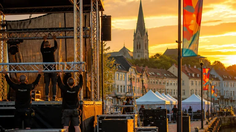 Härnösand får Revy-SM 2027 – väntar runt 400 delegater till stadsfestivalen