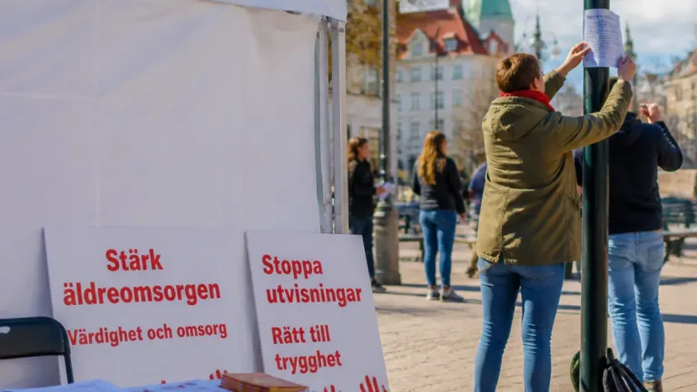Internationell kampanjkraft i Luleå under omval – sex veckor med dörrknackning och demonstrationer