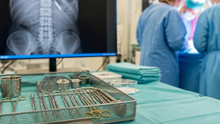 Kirurgiskt instrument kvar i patientens bukhåla – Region Dalarna anmäler enligt lex Maria